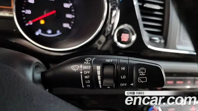 Kia Carnival 2017 thumb 2