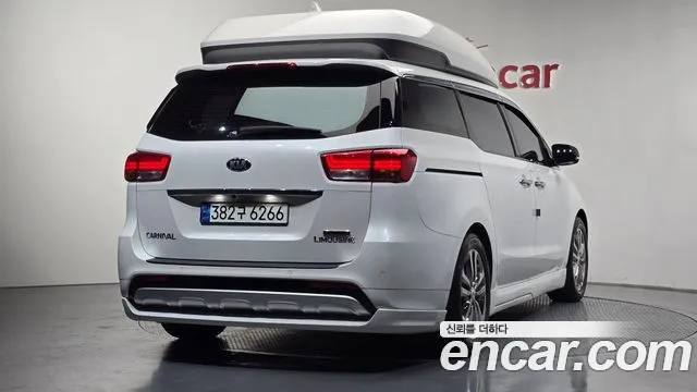 Kia Carnival 2015 thumb 10