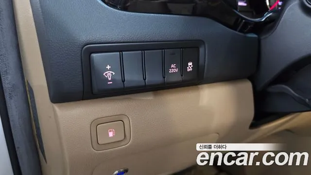 Kia Carnival 2015 thumb 3