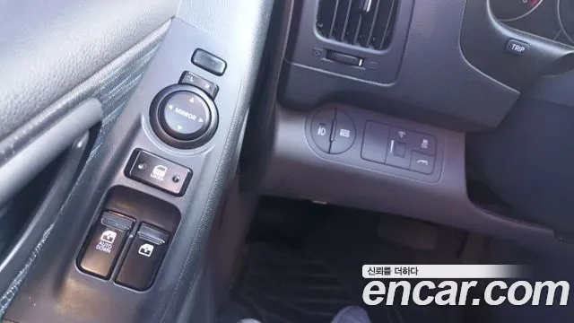 Hyundai Staria 2016 thumb 4