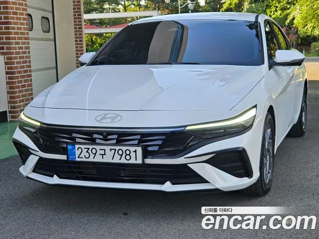 Hyundai Elantra 2024 thumb 9
