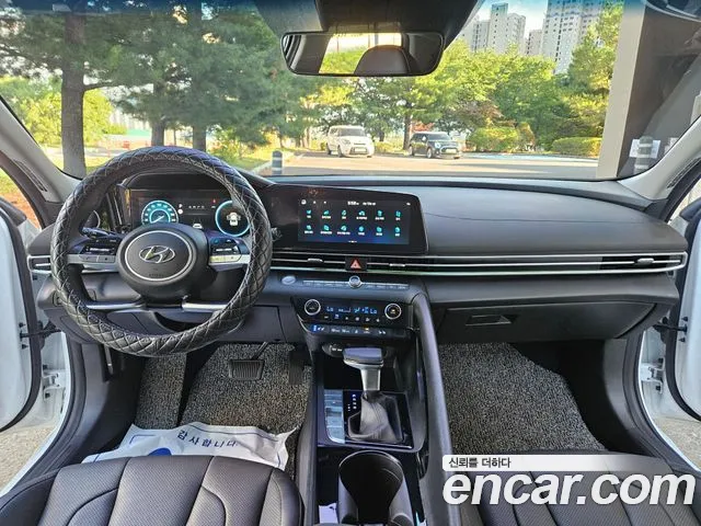 Hyundai Elantra 2024 thumb 8