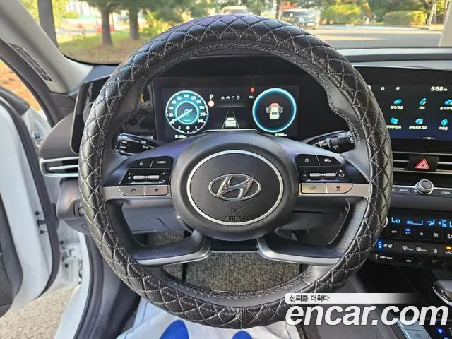 Hyundai Elantra 2024 thumb 6