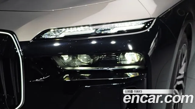 BMW 7 серии 2025 thumb 12