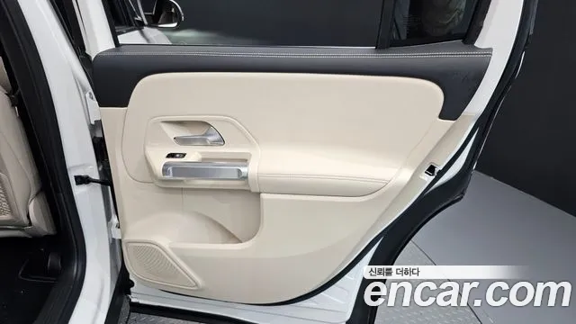 Mercedes-Benz GLB 2024 thumb 3