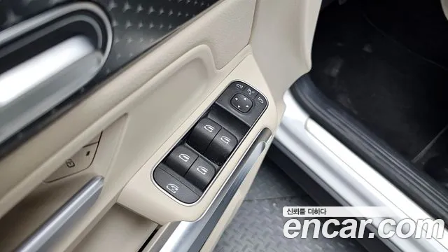 Mercedes-Benz GLB 2024 thumb 12