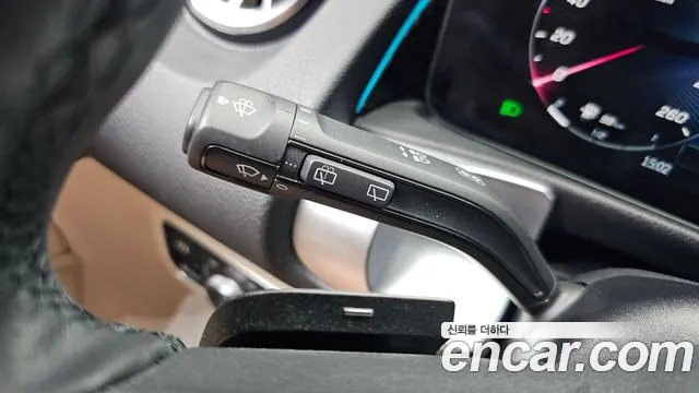 Mercedes-Benz GLB 2024 thumb 4