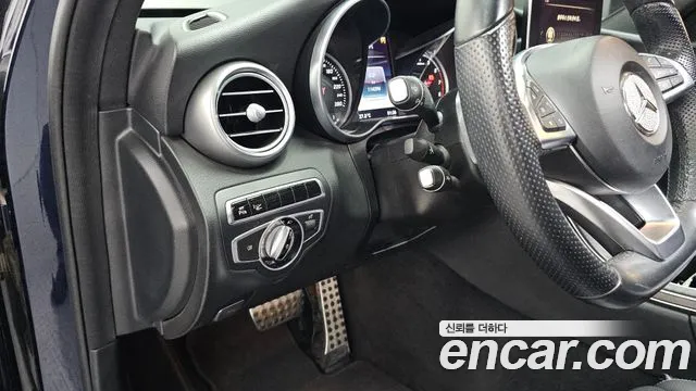 Mercedes-Benz C-Class 2016 thumb 10