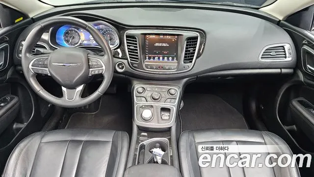 Chrysler 200 2015 thumb 3