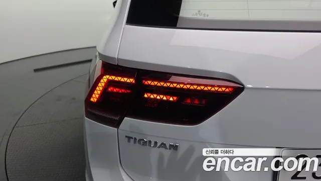 Volkswagen Tiguan 2020 thumb 5