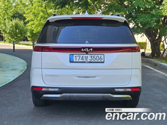 Kia Carnival 2023 thumb 6