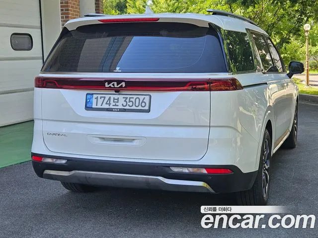 Kia Carnival 2023 thumb 10