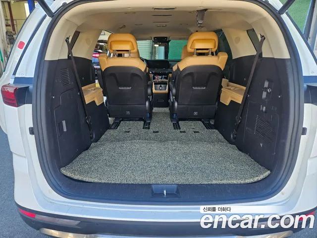Kia Carnival 2023 thumb 5
