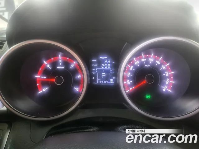 KGM Tivoli 2015 thumb 9