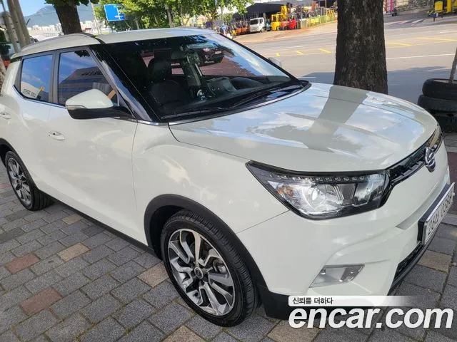 KGM Tivoli 2015 thumb 4