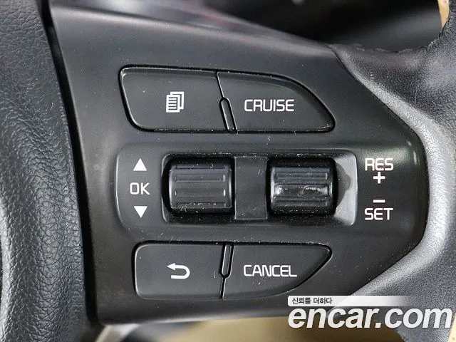 Kia Carnival 2016 thumb 6