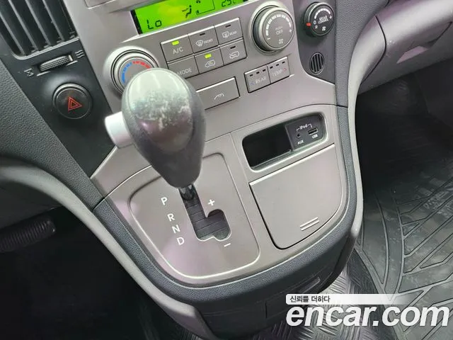 Hyundai Staria 2011 thumb 12