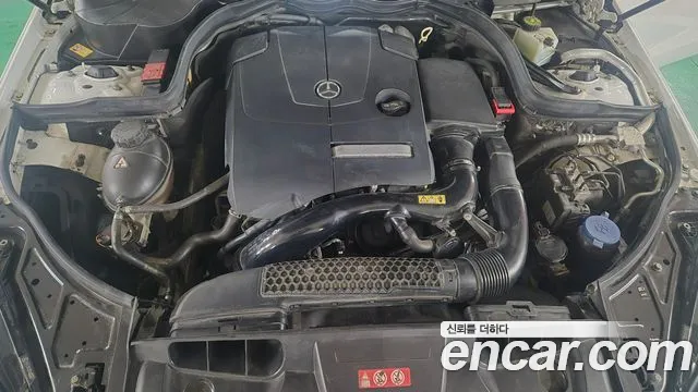 Mercedes-Benz E-Class 2014 thumb 11