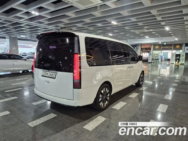 Hyundai Staria 2021 thumb 11