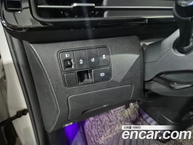 Hyundai Staria 2021 thumb 6