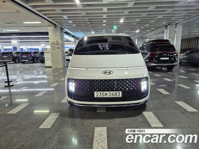 Hyundai Staria 2021 thumb 3