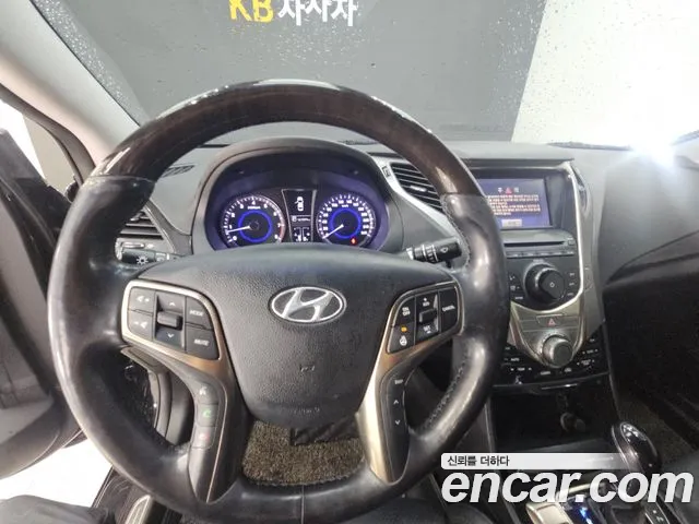 Hyundai Grandeur 2012 thumb 4