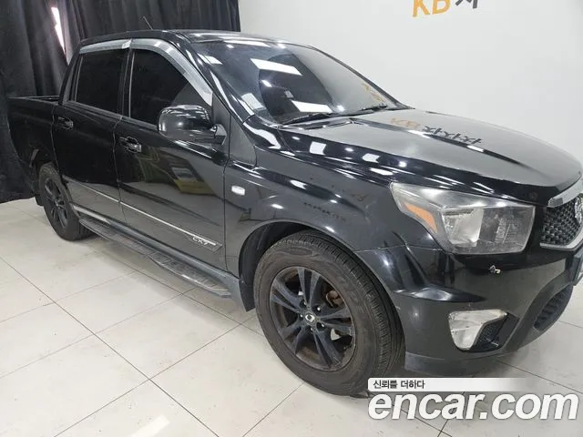 KGM Korando 2013 thumb 9
