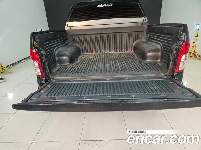 KGM Korando 2013 thumb 11