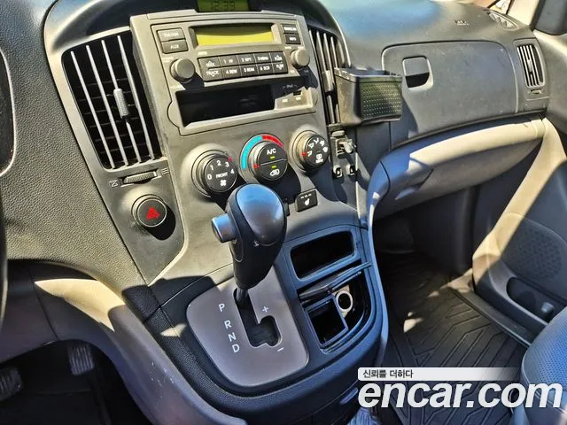 Hyundai Staria 2015 thumb 10