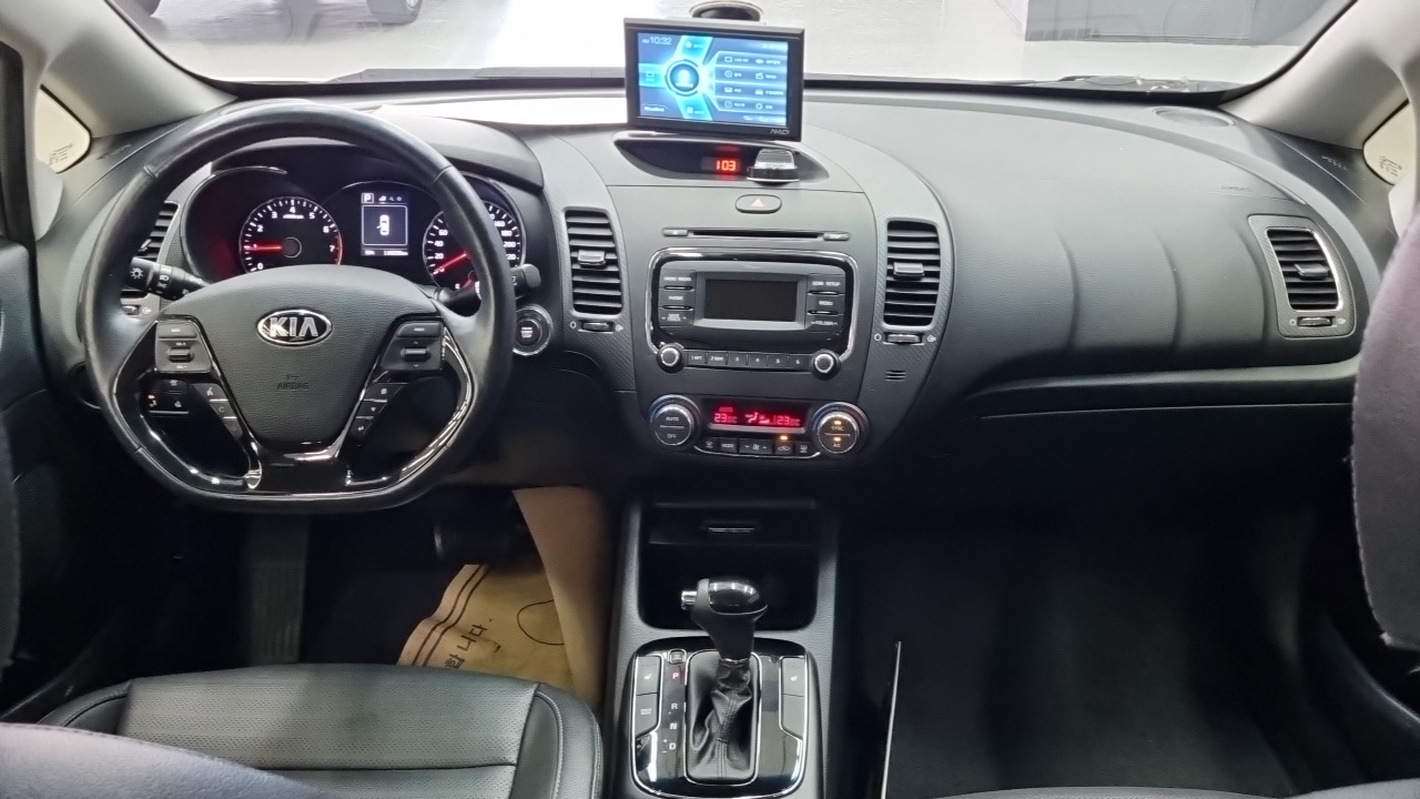 Kia K3 2016 thumb 5