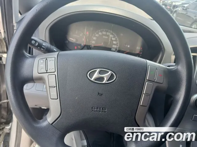 Hyundai Staria 2015 thumb 10