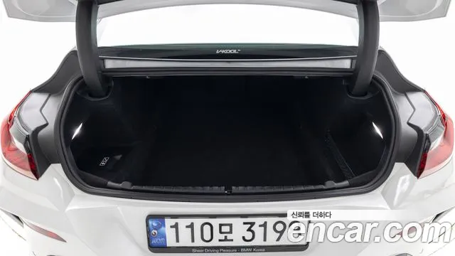 BMW 8 серии 2023 thumb 11