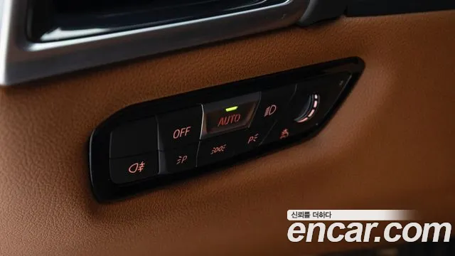 BMW 8 серии 2023 thumb 12