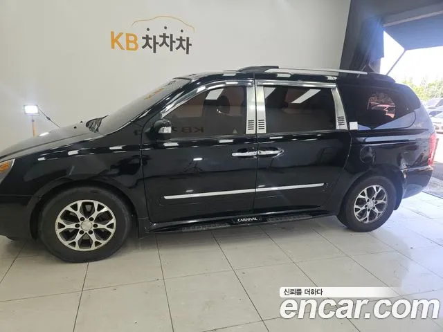 Kia Canival 2013 thumb 4