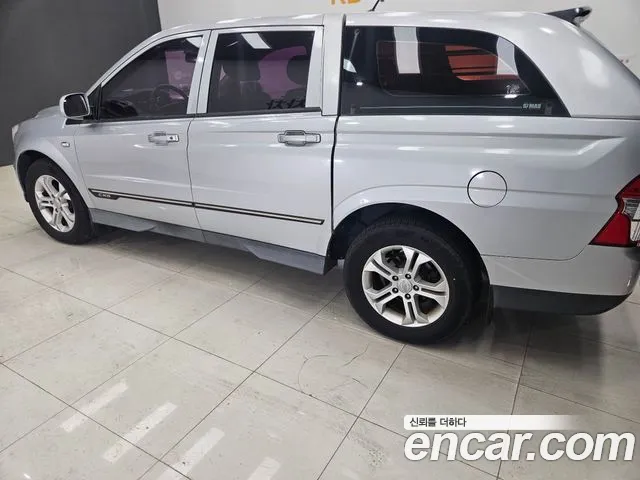 KGM Korando 2013 thumb 6