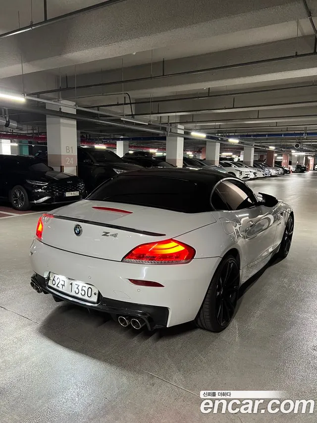 BMW Z4 2010 thumb 12
