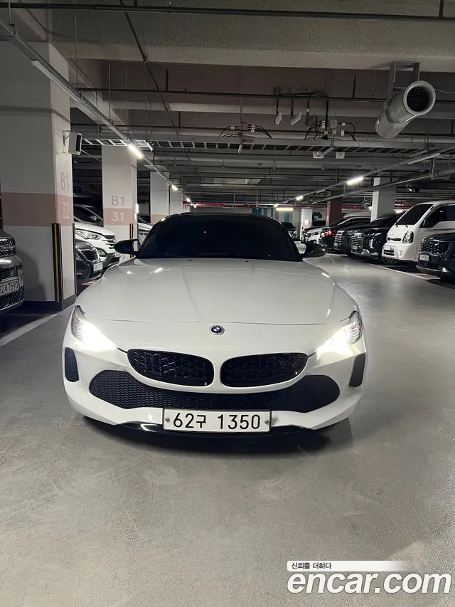 BMW Z4 2010 thumb 4