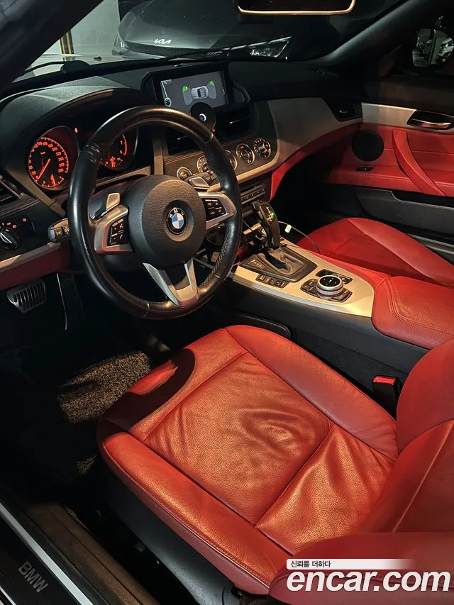 BMW Z4 2010 thumb 10