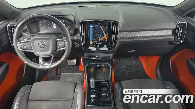 Volvo XC40 2019 thumb 2
