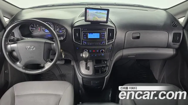 Hyundai Staria 2019 thumb 4