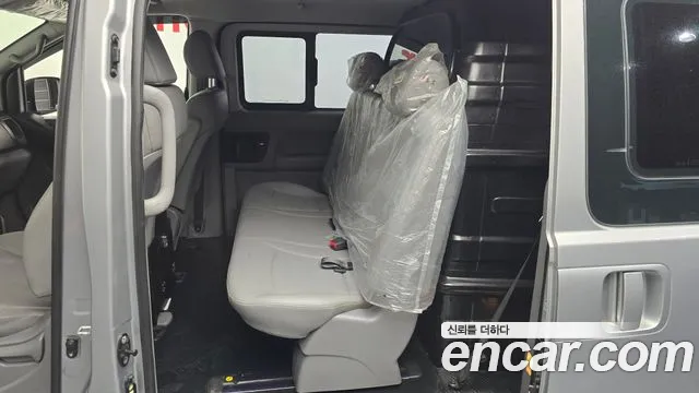 Hyundai Staria 2019 thumb 9