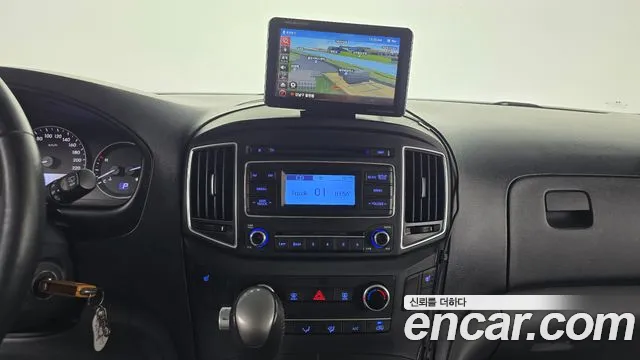 Hyundai Staria 2019 thumb 11