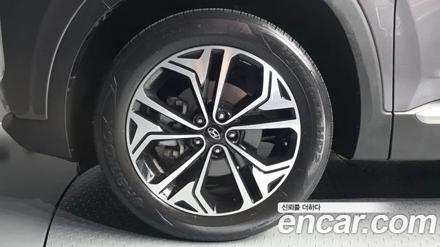 Hyundai Santa Fe 2018 thumb 11
