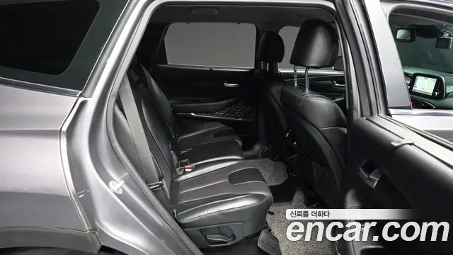 Hyundai Santa Fe 2018 thumb 2
