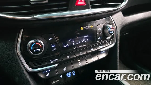 Hyundai Santa Fe 2018 thumb 12