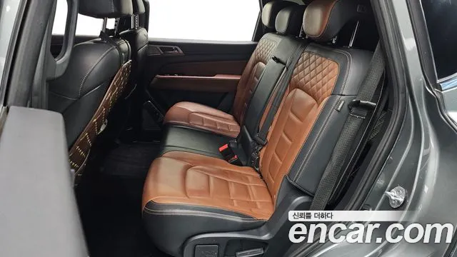 KGM Rexton 2018 thumb 12