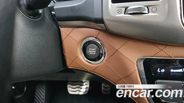 KGM Rexton 2018 thumb 8