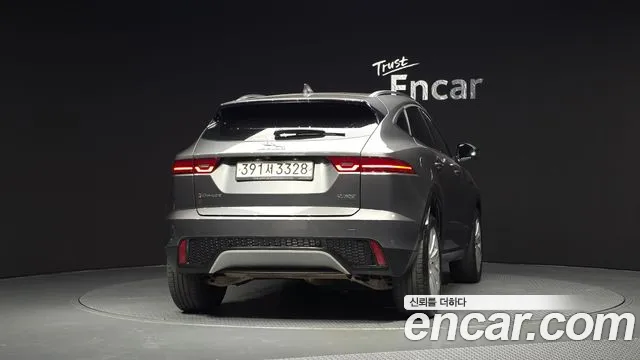 Jaguar E-Pace 2019 thumb 10