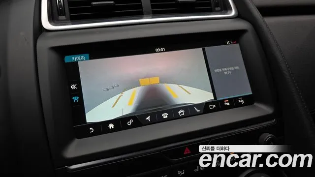 Jaguar E-Pace 2019 thumb 3