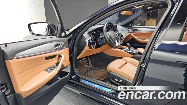 BMW 5 серии 2017 thumb 7